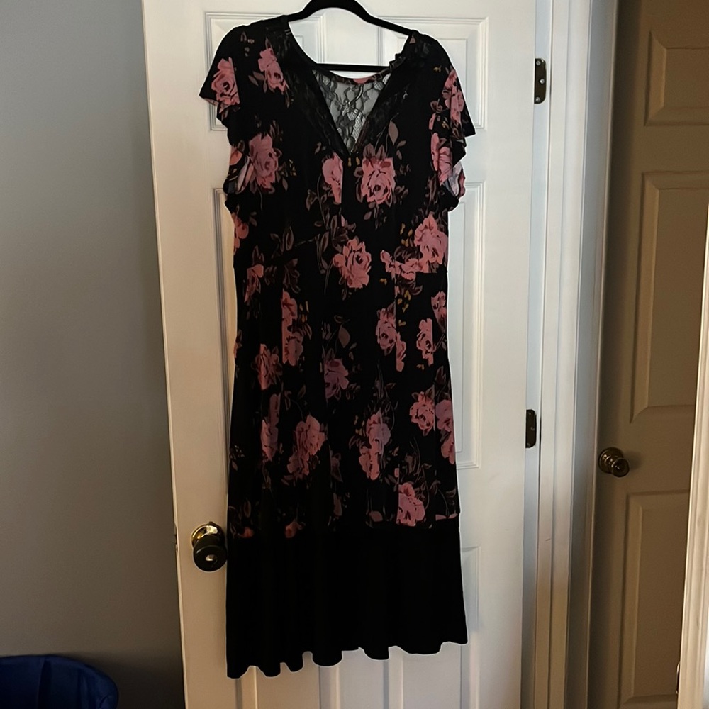 Torrid black floral with lace midi dress. New with tags!!